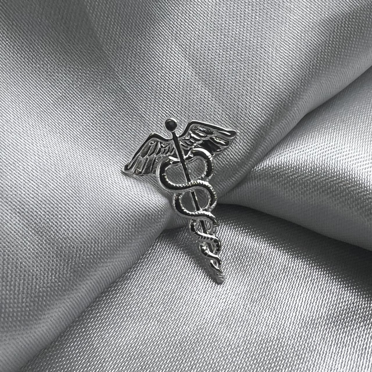 DIJE DE BASTON ASCLEPIO MEDICINA